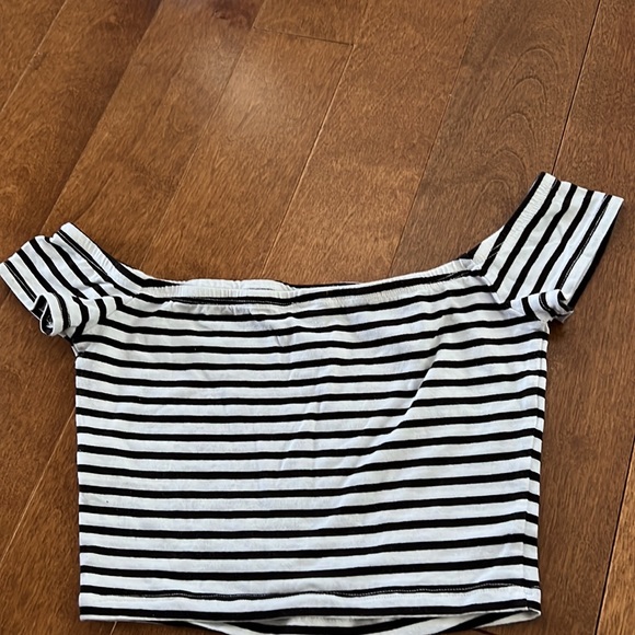 Striped off shoulder crop top! - Picture 2 of 3